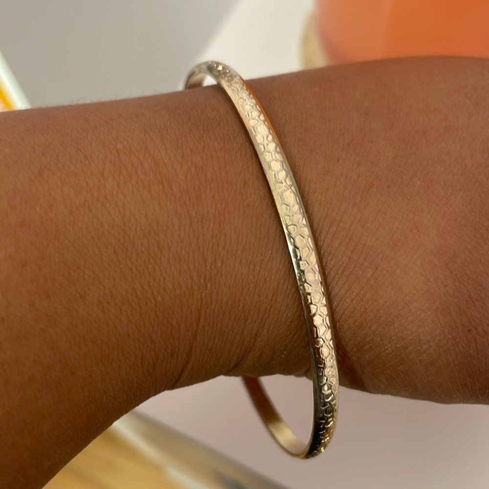 bangle 9 1/2 inch wide